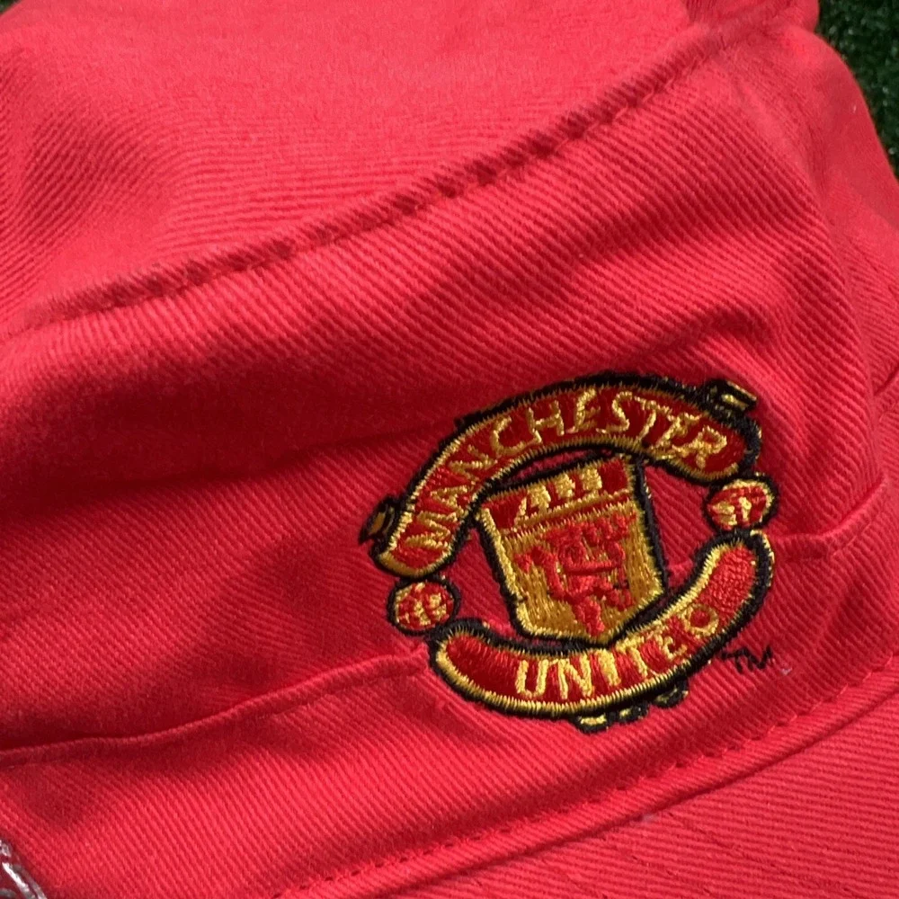 Manchester‎ United Football Soccer Womens Hat Red Size L/XL Adjustable NWT